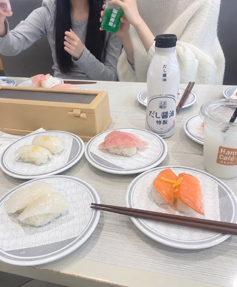dna_n7's tweet photo. お寿司食べて爆笑した https://t.co/EOyRglidm0
