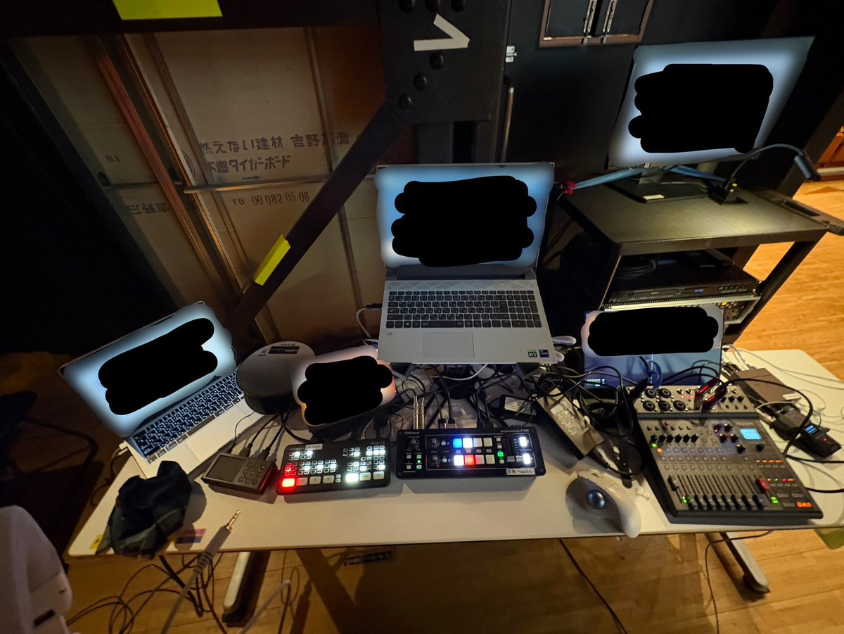 hackt_style's tweet photo. 【実績報告】

日本最大級の防災イベント
「ぼうさいこくたい2026」(鳥取・倉吉)で、
一部セッションの配信オペレーションを担当しました📡

撮影チームの一員として、
防災の学びを会場の外へ届ける現場に関われて光栄です。

https://t.co/xmtQVDVkak
#ぼうさいこくたい鳥取 #防災を日常に https://t.co/Quyyf63Xii