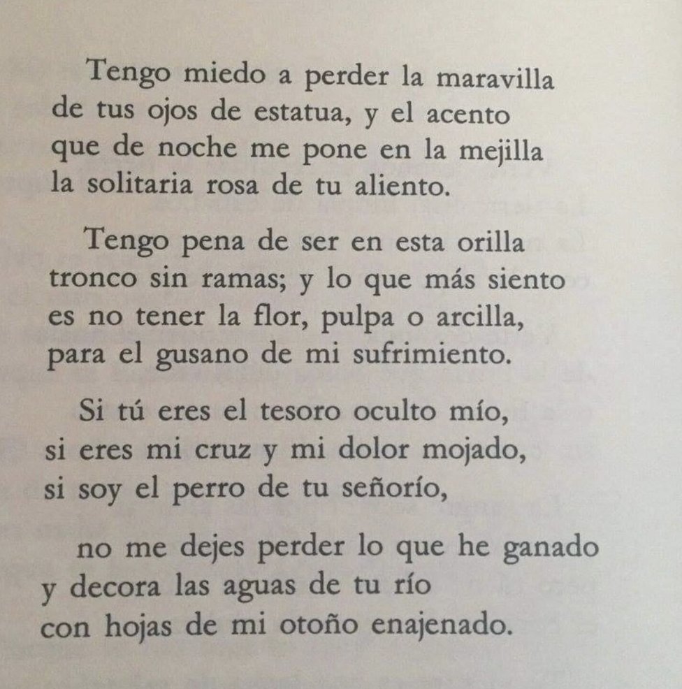 luciadeluna's tweet photo. Creo que no existe un poema más bonito en el mundo que este soneto de García Lorca (y si existe, yo no lo conozco). Ya desde la primera frase 'tengo miedo a perder la maravilla de tus ojos de estatua' te quedas tiesa de lo precioso que es: https://t.co/le6shq1Voz