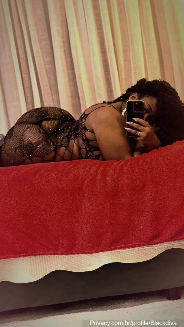 BrendaSiria__'s tweet photo. Quem tá sentindo a temperatura subir? 😈 https://t.co/YjO3d4l61n