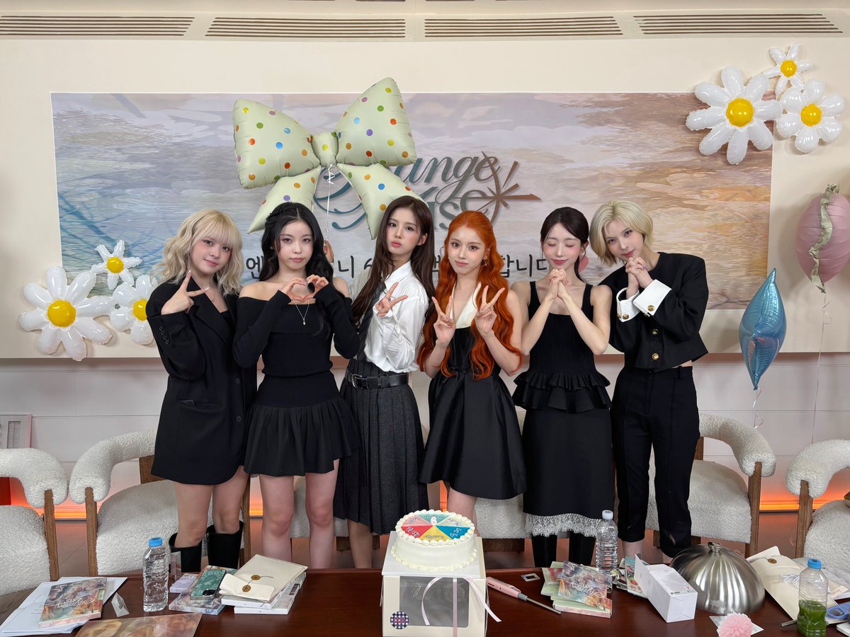 NMIXX_official's tweet photo. [📸] "긴 소원 (Birthday Wish)" Countdown Live

   🏹 긴

　　　　 o

　　　　　o

　　　　 。

　　　 。

　　　 .

　　　　.
                   소원 🕯️

#NMIXX #엔믹스 
#Strange_Muse 
#긴소원 #BirthdayWish 
#긴소원_BirthdayWish https://t.co/IAc7bRxgkC