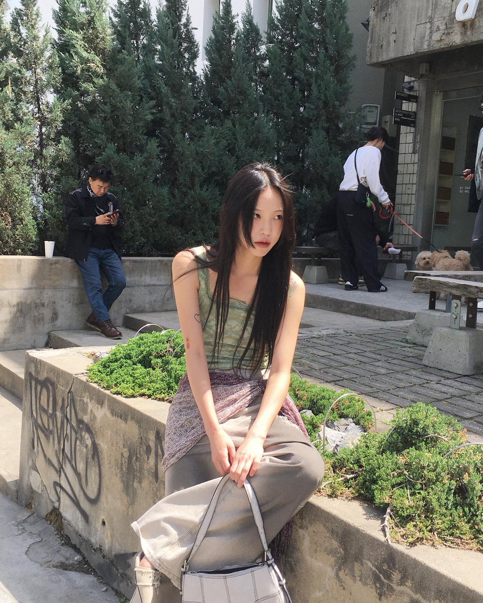 Sevde67Hale's tweet photo. Howdy! 🌻 Don’t forget: the world is a better place with you in it—go shine today! ☀️
bxScGWRR https://t.co/hrYdbzxMdT