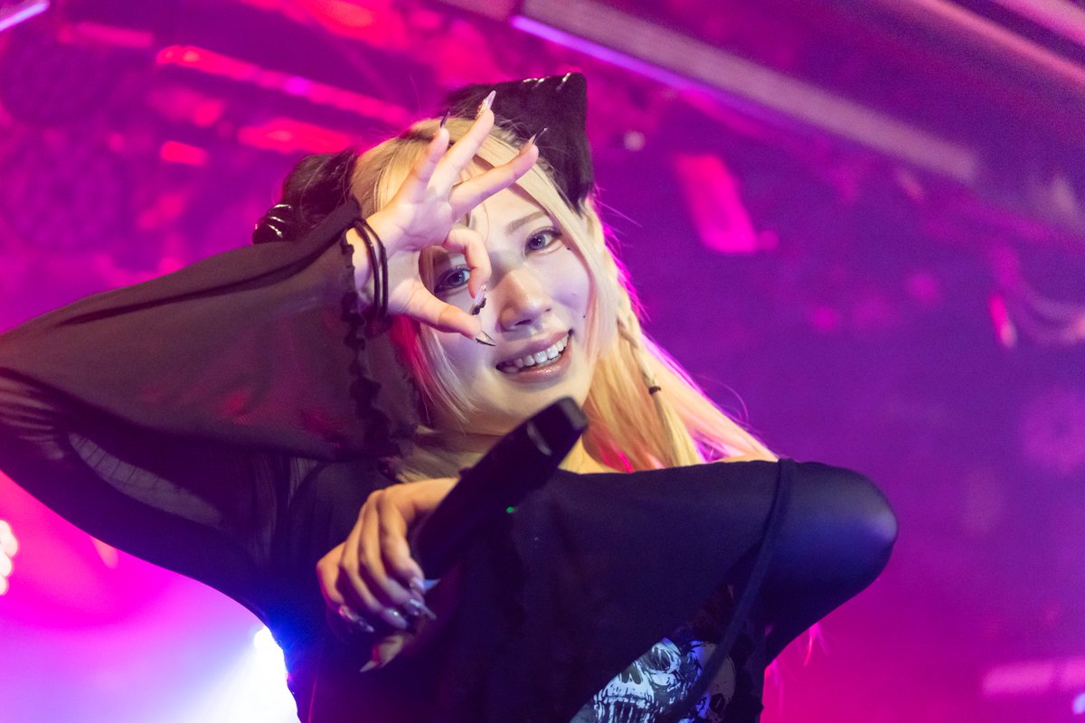 Iv_29_vI's tweet photo. 1800 ｜LIVE PHOTO 📸

@shito_shito__ 
@gt_X_X_mg 
@zerosama_0 

Photo by @lv_29_vl

#ライブフォト #ライブ撮影 #アイドル撮影 https://t.co/mMQ6Ch3fDH