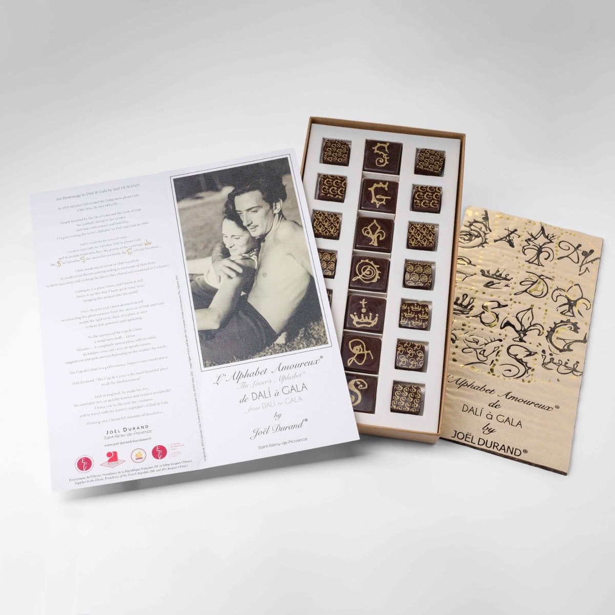 comunicacat's tweet photo. 🍫 El mestre xocolater francès Joël Durand ha convertit el 'Daligram' de Dalí en set bombons amb sabors inspirats en Cadaqués!

✅ El projecte ha comptat amb el vistiplau de la Fundació Gala-Salvador Dalí i la col·laboració de l'Ajuntament de Cadaqués i l’Expo Dalí

@AjCadaques https://t.co/u6DRRD0IhP