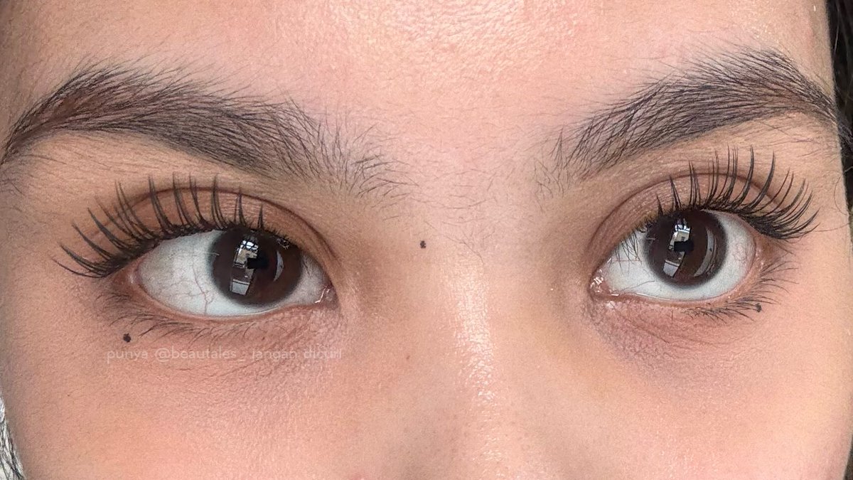 beautales_'s tweet photo. TANDAIN BULUMATA INI 😭 CUMA 26RB 😭 DIPAKE BARE FACE TANPA FULL MAKEUP JUGA MASIH CANTIK BANGETTTTT 😭😭😭￼ https://t.co/heO74yNbof