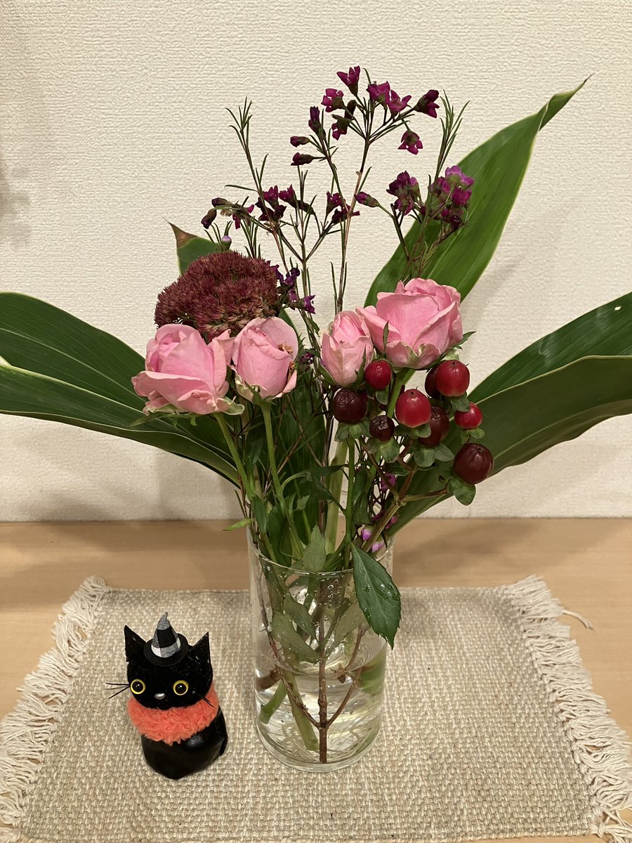 bouno's tweet photo. 今日の生け替え https://t.co/6zHUKg8Ux6