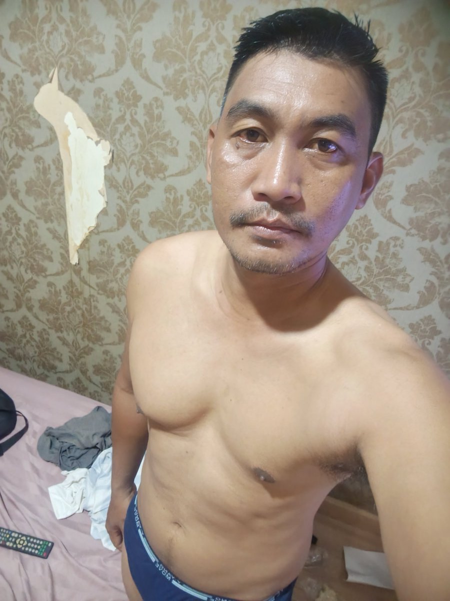 RithNxng's tweet photo. วันนี้หยุดพักผ่อน พรุ่งนี้ ตากแดดต่อ
##พ่อค้าโจ๊ก
## รับเหมาก่อสร้าง https://t.co/HsqNxwesSf