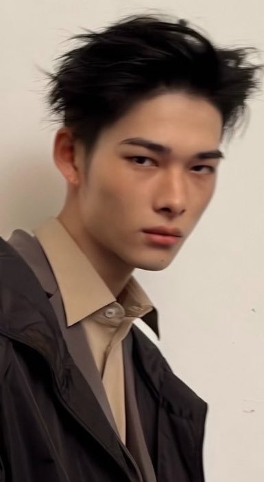 rikijseong's tweet photo. #obsessed with his default mog face https://t.co/37RlJoevi4