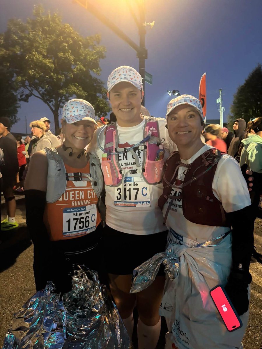 milesformike's tweet photo. Celebrating high school friend Julie Crane today on her first marathon finish!
Some super awesome Miles for Mike at the @CbusMarathon!
Congratulations and enjoy Medal Monday today!
#milesformike #cbusmarathon #ColumbusMarathon #runOhio https://t.co/7LwDtZThRy