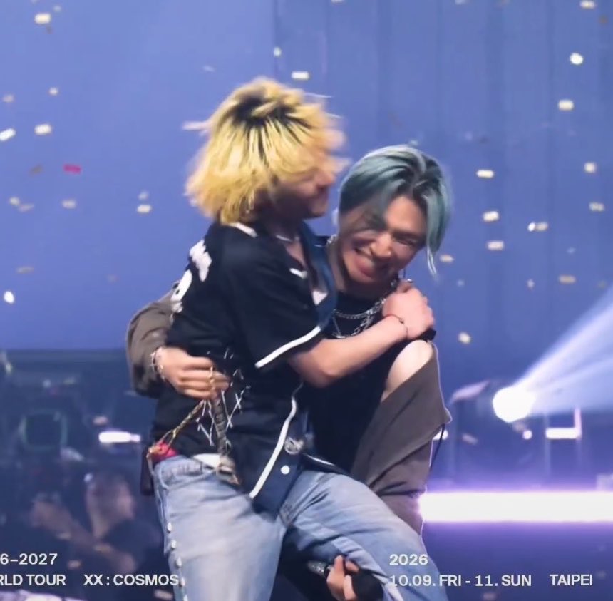 memil008's tweet photo. 사랑이 많은 빅뱅💙❤️💛

#BIGBANG #2026MAMAVOTE https://t.co/2rsFG5LBIR