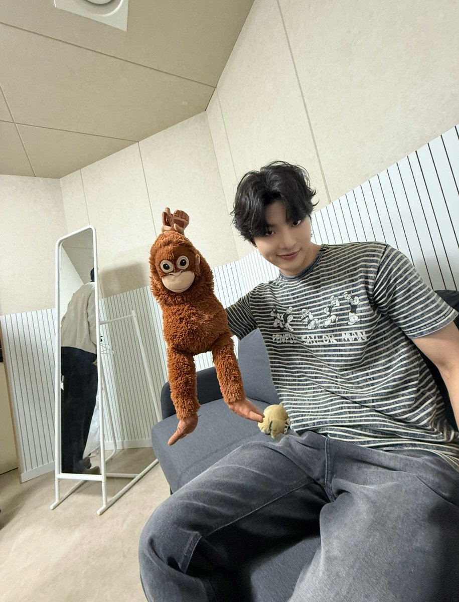 YOUNITE_twt's tweet photo. 나의 영원한 말벌 친구 띠온이 생일 축하해🥳

#경문 #KYUNGMUN
#1019_축하합시온 https://t.co/uO9IZ9lwKM