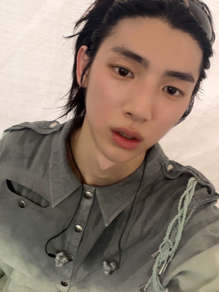 Eternaljuhoon's tweet photo. Guys plis help drop hastag for jju

JUHOON individual career should not remain on hold.FAIRNESS means EQUAL access to jobs, promotional content and professional opportunities

JUHOON DESERVES EQUAL RIGHTS
@cortis_bighit @BIGHIT_MUSIC 
#EqualRightsForJUHOON
#JUHOONDeservesFairness https://t.co/72hj58M81q