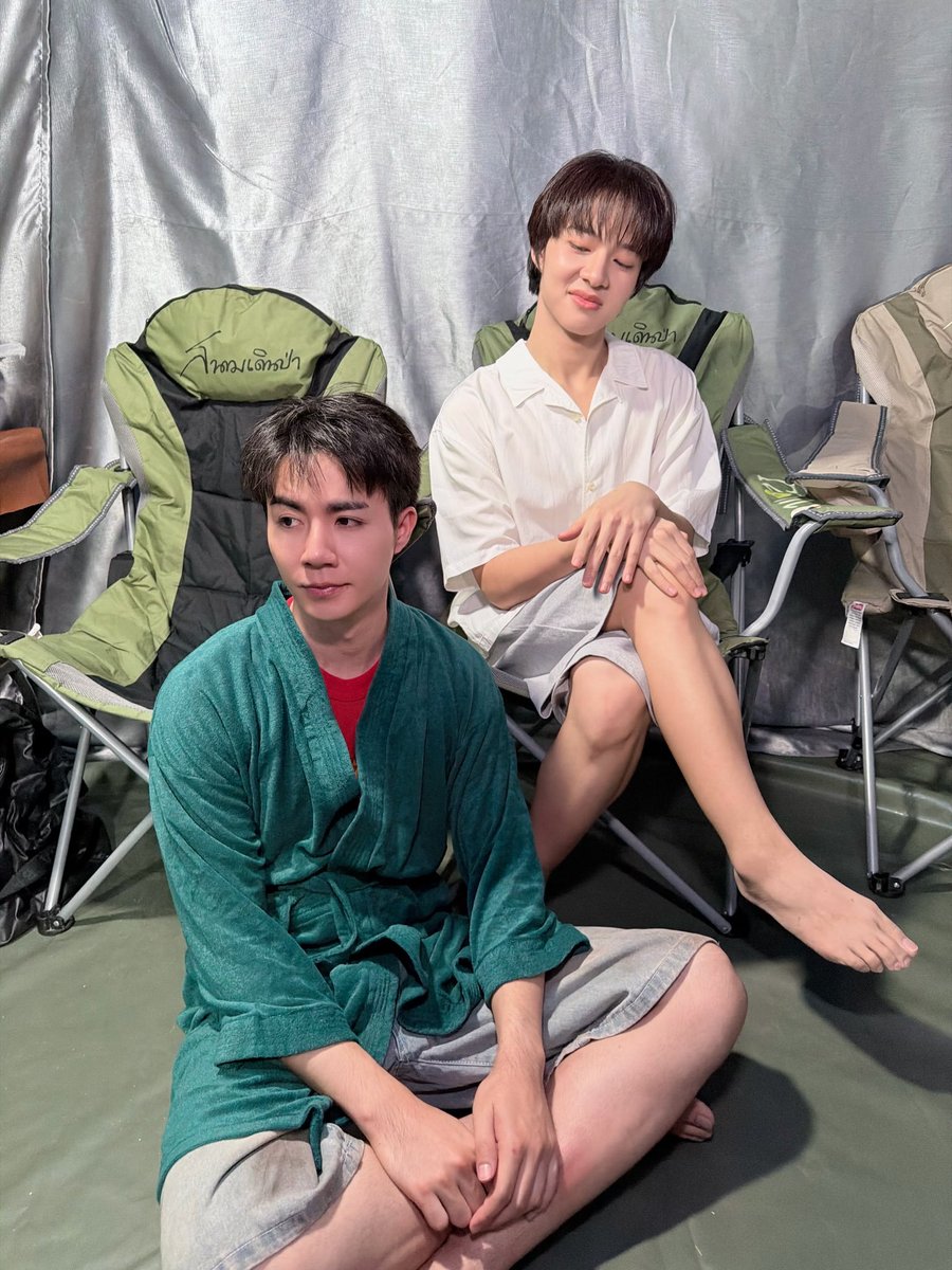 jjkSophiee's tweet photo. "znn next bla bla bla"

meanwhile zeenunew on set right now: https://t.co/Yf5CFBhh7d