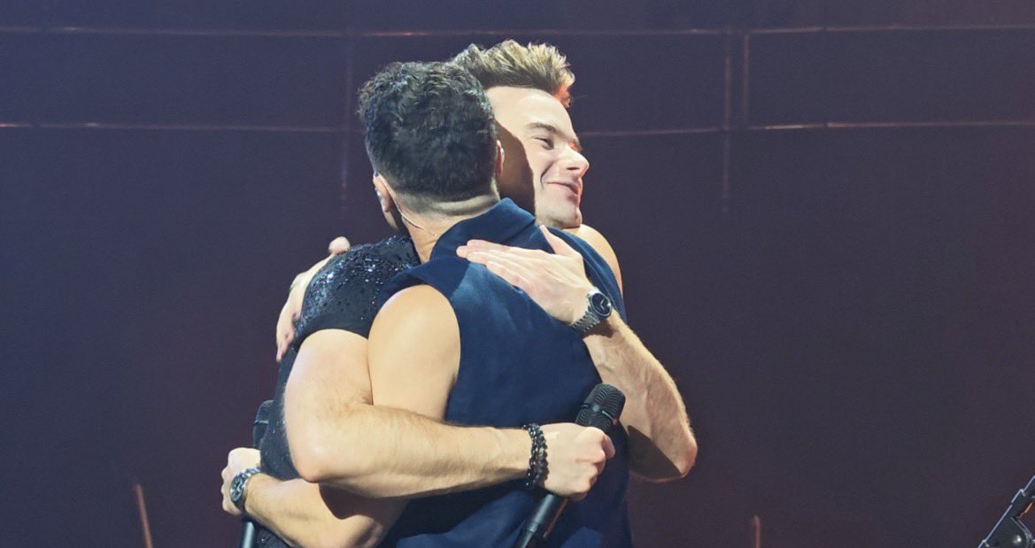 klaine4brains's tweet photo. GOOD MORNING THIS WAS REAL. https://t.co/cZpwRWB1Xd