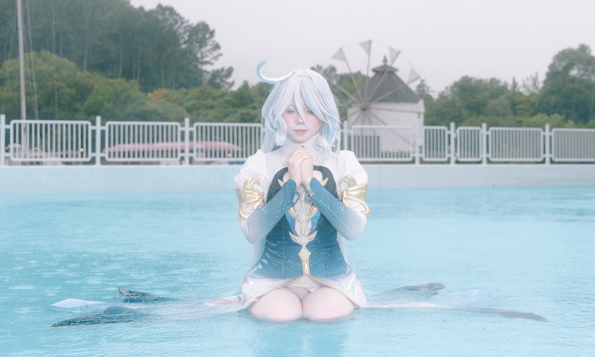 Rein__Cosplay's tweet photo. 原神/フォカロルス
Genshin/Focalors

　　　　水神     フォカロルス
　
 #超コスチャinレオマ
#GenshinImpactcosplay https://t.co/qxsCkmS3pr