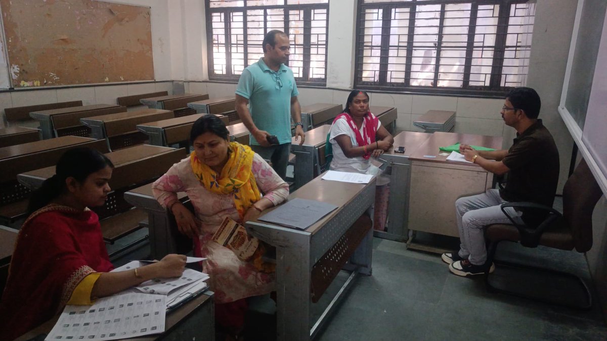 DM_NorthWest's tweet photo. Glimpses of #SpecialCamps organized at MCD Primary School, F Block; Govt. Girls Sr. Sec. School, P Block; MCD Primary School, B-2 Block; Govt Boys Sr. Sec. School C Block in Sultanpuri of AC-10 (Sultanpur Majra) on 18.10.2026 under the ongoing #SIR2026.
@CeodelhiOffice
@ECISVEEP https://t.co/xcvZTQwXjc