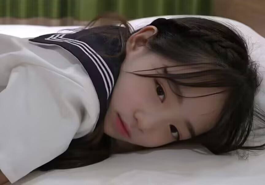 Znfs98's tweet photo. 这种完全可以去当偶像赚肥宅钱了吧？

快告诉我是不是被逼的😭 https://t.co/TAaMbGLeg2
