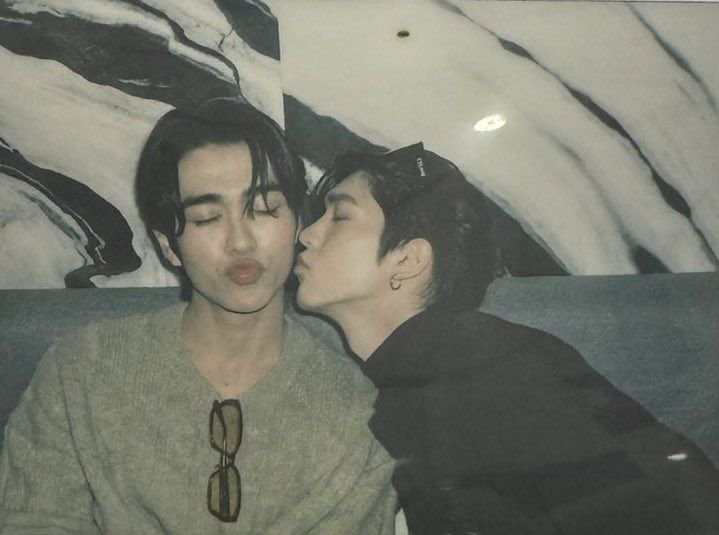 ffeats_'s tweet photo. Dear, JoongDunk AuoBoom walau kalian sudah habis masanya tolong jgn asing ya. Teruntuk joongdunk makasih udah menemani dari jaman covid dan auoboom makasih tiga tahunnya 💖🤍. kalian selalu ada di hati kita terutama aku.
@ChenRcj @dunknatachai , @tnbau1 @besevboom https://t.co/GJpx89zyzR