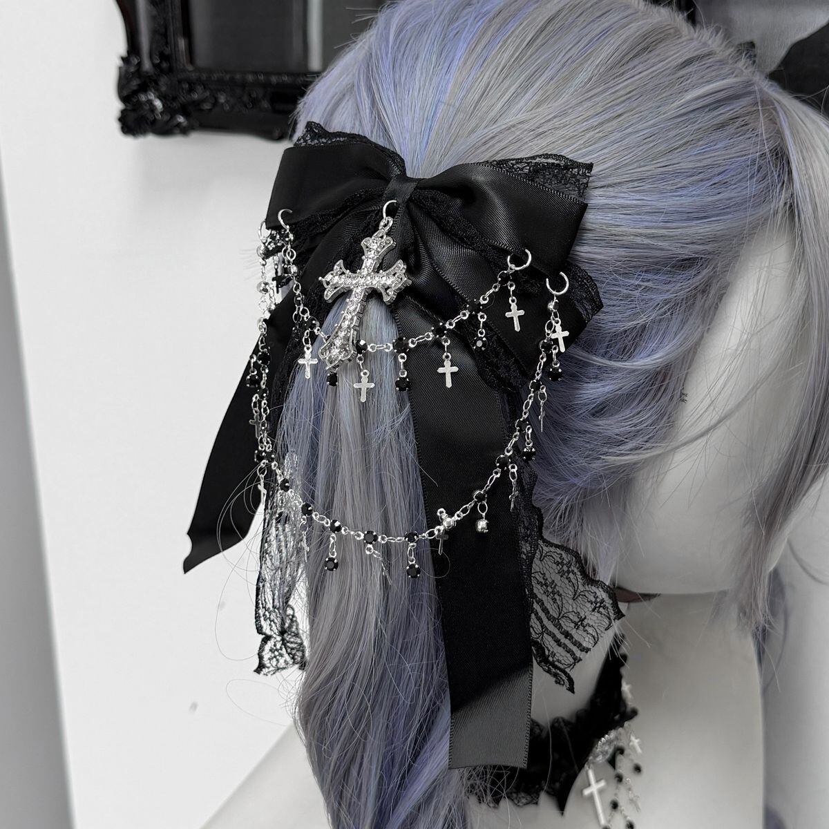 Maidens_Reve's tweet photo. 💕Maiden's Rêve プレゼントキャンペーン°˖✧

🎁クロスチェーンゴシックヘアリボン🎁
💗アイテム詳細はリプ欄へ💗

🎀参加条件🎀
@Maidens_Reveをフォロー＆リポスト
締切：11/19 https://t.co/pAfOO7xbCC