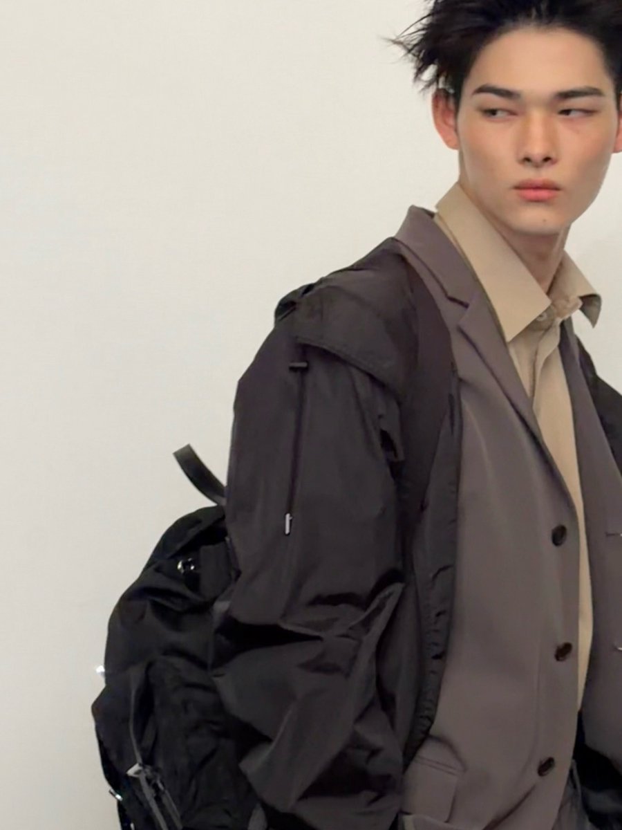 enhypenupdates's tweet photo. [INSTAGRAM] 261019

“My essence 🍙 #Prada @prada #NI_KI”

🔗: https://t.co/HLVf0CGMM2 

(1/5) 

@ENHYPEN_members @ENHYPEN #ENHYPEN #엔하이픈 #NI_KI #니키 https://t.co/csrlUJiIrA