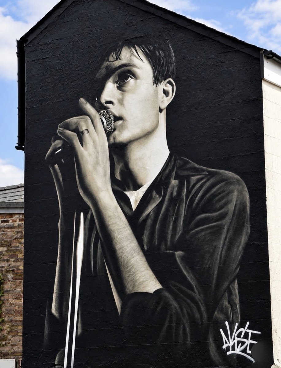 lovestreetart22's tweet photo. One the the greatest lyricists period - Ian Curtis of Joy Division, painted by 
AKSE in Macclesfield, UK 
#StreetArt #JoyDivision #IanCurtis #AKSE #Macclesfied https://t.co/LuP1GJ7rUs
