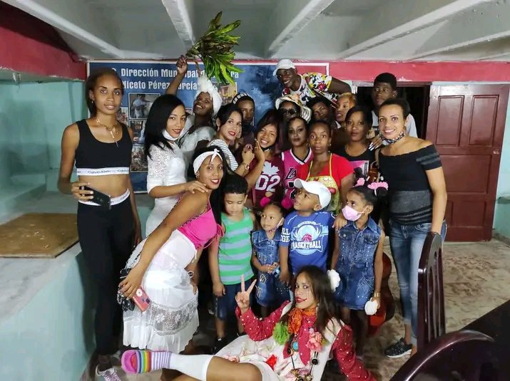 DtraBueno's tweet photo. En el marco de la Jornada por la Cultura Cubana les deseamos muchas Felicidades #CubaEsCultura https://t.co/Vl9C8kOepJ