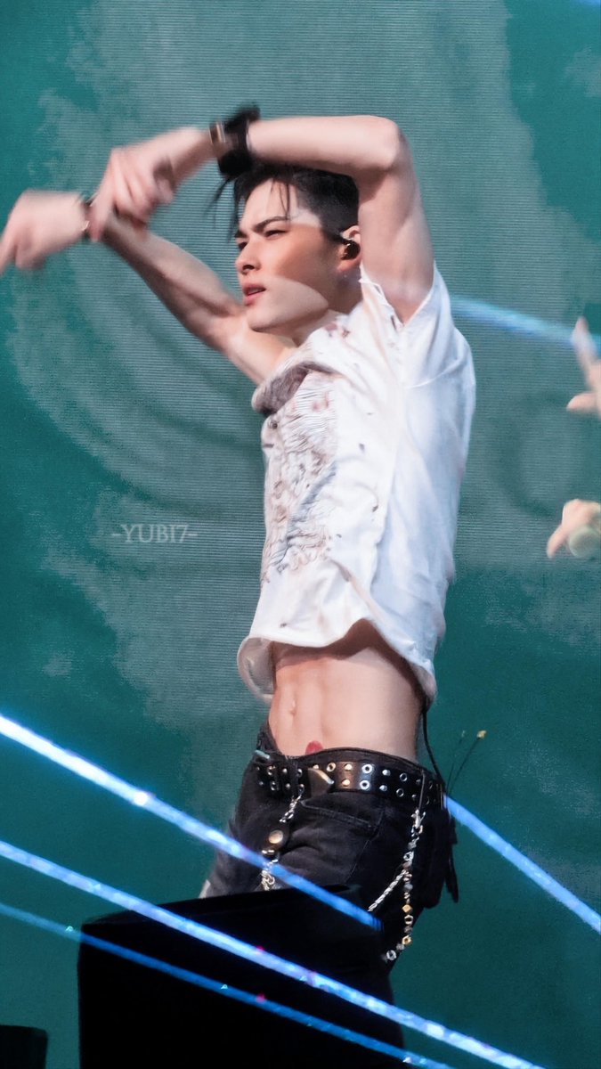 RIKISDAZE's tweet photo. LAWDDDDDDD goodbye. https://t.co/JSAEDwLoxX