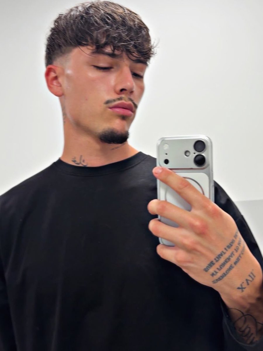inkedproblem's tweet photo. Bored at work, like for dm/reply. 🔥 https://t.co/jlEseuwnZN