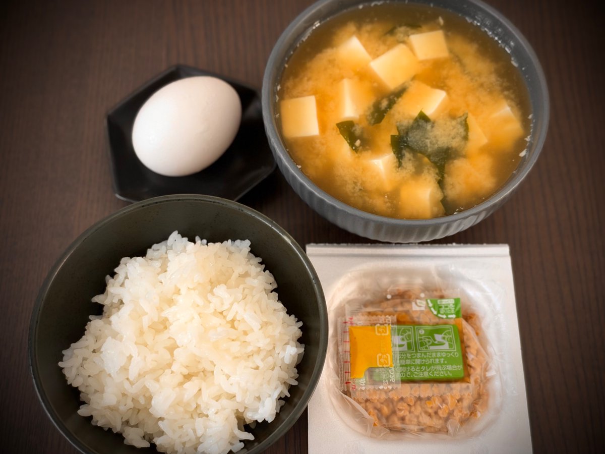 s10akir's tweet photo. インフルエンザワクチンの副反応で死んでるので簡単な夕飯 https://t.co/NncPNGHvnz