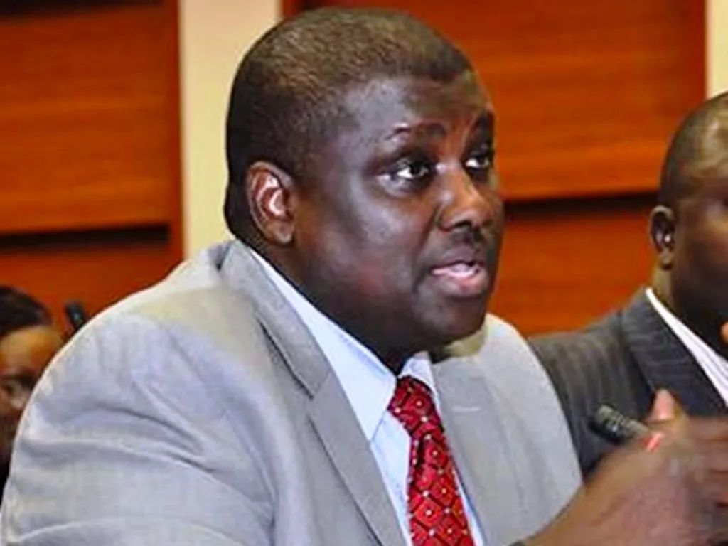 wearegst's tweet photo. Former Pension Reform boss Abdulrasheed Maina laundered ₦2 billion from pensioners and moved ₦58.1 million through his son, Faisal. 

Maina was released before serving his full sentence but ordinary citizens are gunned down by trigger-happy police officers. https://t.co/HcXyevNoLn