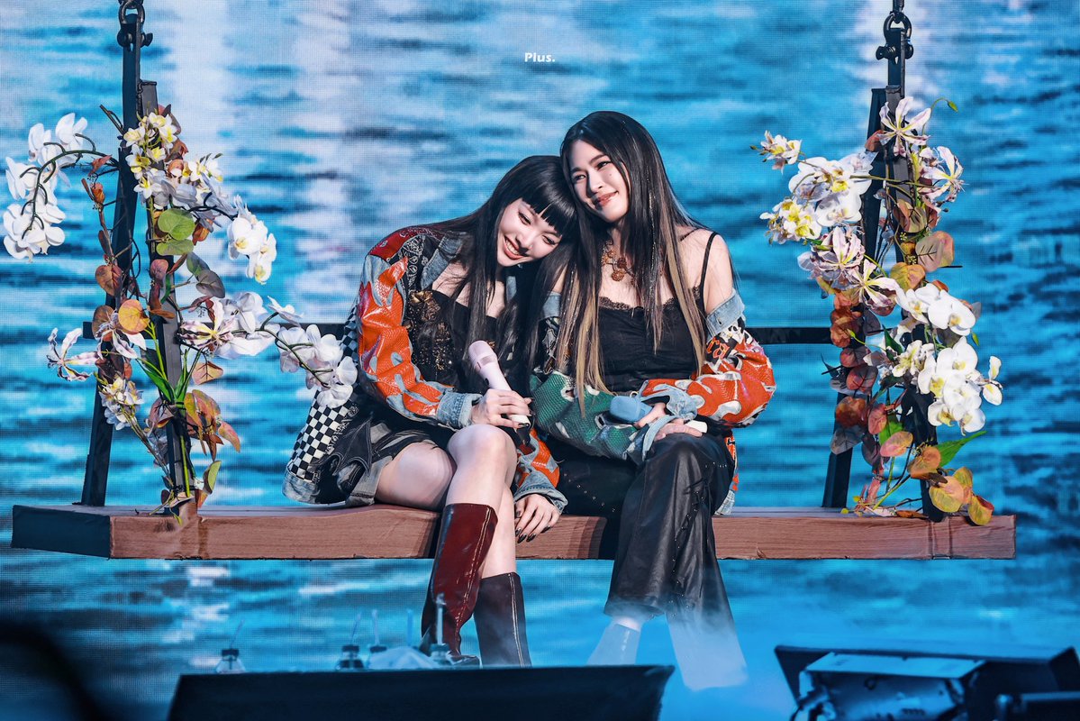 Plus_Timeis's tweet photo. 261018🌈

THE WORLD BETWEEN LINGORM D2
#LingOrmBetweenUsConcertD2 https://t.co/7JT30YCRSW