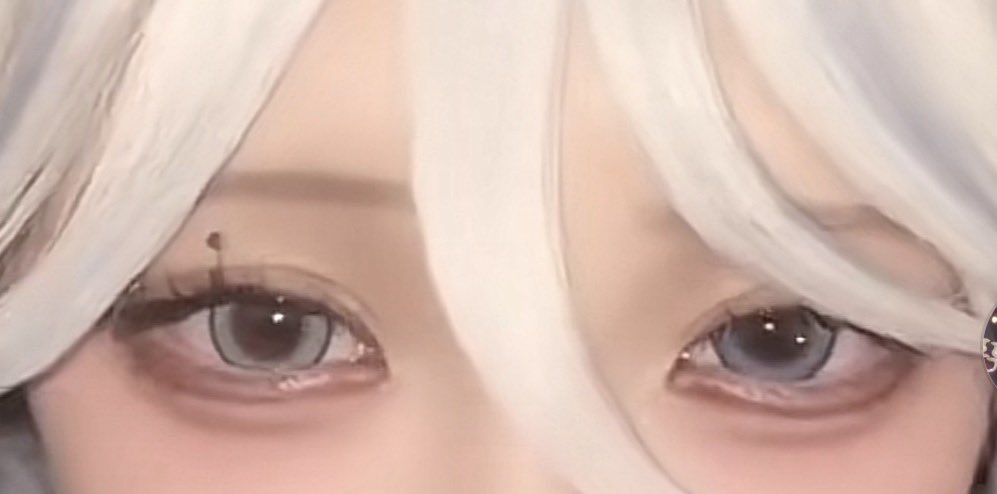 y2_cosplay's tweet photo. みんなフリーナの目どっち派？
左の方が解釈一致なんだけど、右の方が写り良くて🥹 https://t.co/RAyWdQUk2T