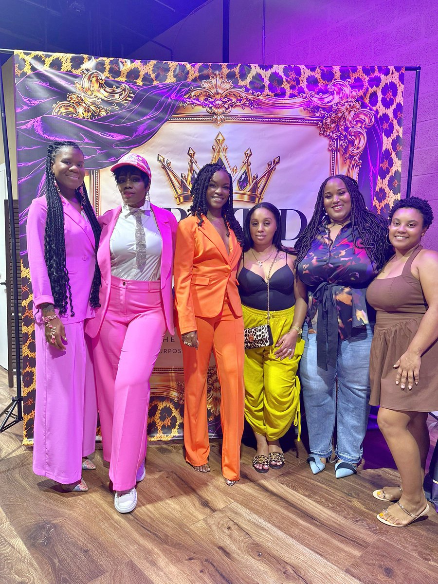 ItsEmpressRaw's tweet photo. My heart is full of joy and happiness 🥹my book launch and signing was a major success and I am so grateful for the love and support 🤗🥂😘 https://t.co/w4tPTYJXM5