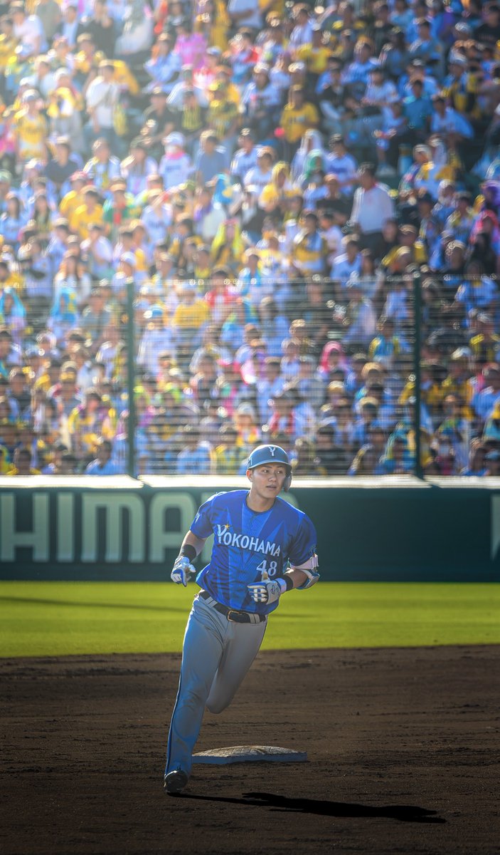 r_t_bay's tweet photo. プロ入り初ホームランがまさかこんな大事な試合で出るなんて

静寂の甲子園
ベースを一周する姿がかっこよかったです

#成瀬脩人 https://t.co/vJiLLF3oZ6