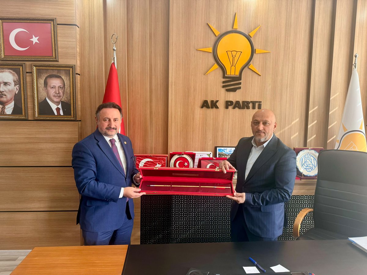 EnginGunceoglu's tweet photo. İstanbul Milletvekilimiz Sayın @iekarayel ve beraberindeki heyeti ilimizde misafir etmekten memnuniyet duyduk.

Nazik ziyaretleri için kendilerine teşekkür ediyor, çalışmalarında başarılar diliyorum. https://t.co/UI2n7YOvwd