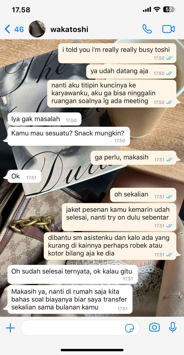 cheriespiencake's tweet photo. #haikyuu ushijima wakatoshi x fem! reader arranged marriage au || kinda 🔞

baru sebulan nikah udah diomelin bini https://t.co/Ukbqt53sqX