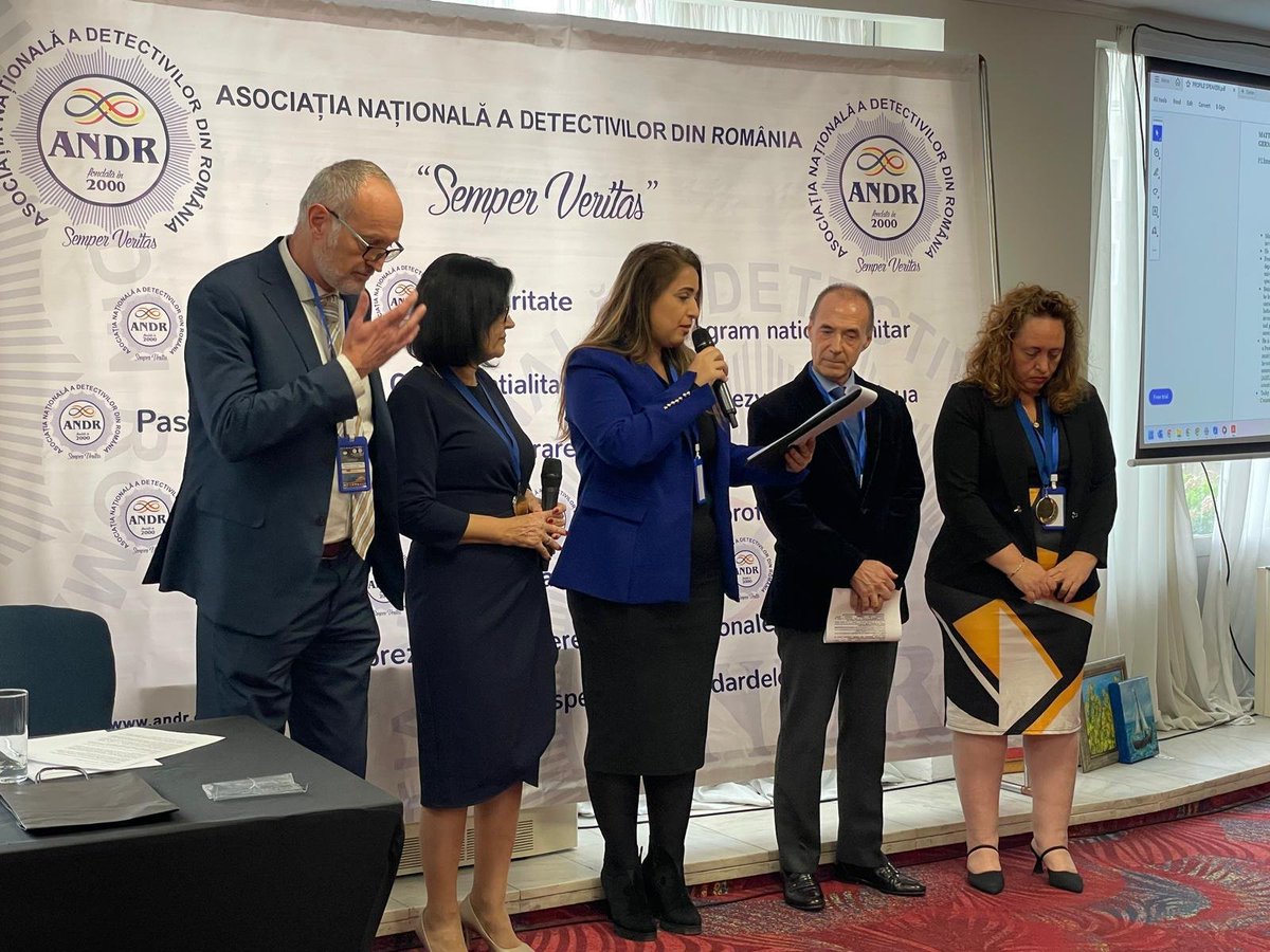 APDPE's tweet photo. 🌍 La #APDPE , presente en la 19.ª #SummerSchooldeBucarest . Su presidente, Antonio Labrador, y nuestra compañera Esther Gómez impartieron sus respectivas ponencias, con excelente acogida internacional. 🤝 Formación y excelencia profesional, con Exposecurity.
#DetectivesPrivados https://t.co/hyvctCQcuQ