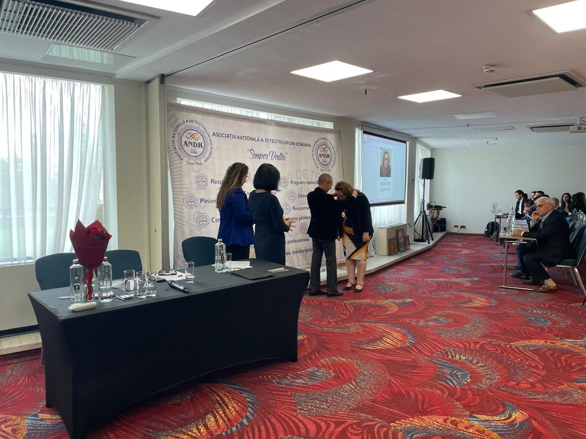 APDPE's tweet photo. 🌍 La #APDPE , presente en la 19.ª #SummerSchooldeBucarest . Su presidente, Antonio Labrador, y nuestra compañera Esther Gómez impartieron sus respectivas ponencias, con excelente acogida internacional. 🤝 Formación y excelencia profesional, con Exposecurity.
#DetectivesPrivados https://t.co/hyvctCQcuQ