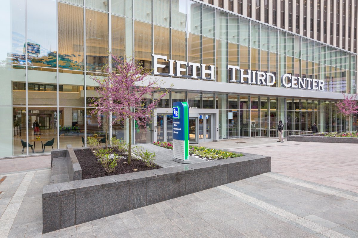 FifthThird's tweet photo. $FITB reports 3Q 2026 earnings: https://t.co/O5bHT8iR6T
#earnings https://t.co/frmycygTzg