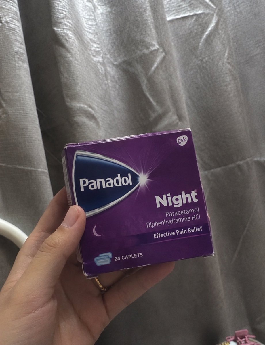 lereeng's tweet photo. BARU TAU PANADOL UNGU SERAME INI 
mana banyak yg bahas kalo badan lg greges, kepala mulai cenat-cenut coba minum ini malemnya, katanya besok pagi jd enakan 🤔 https://t.co/9AUg8AhsrH