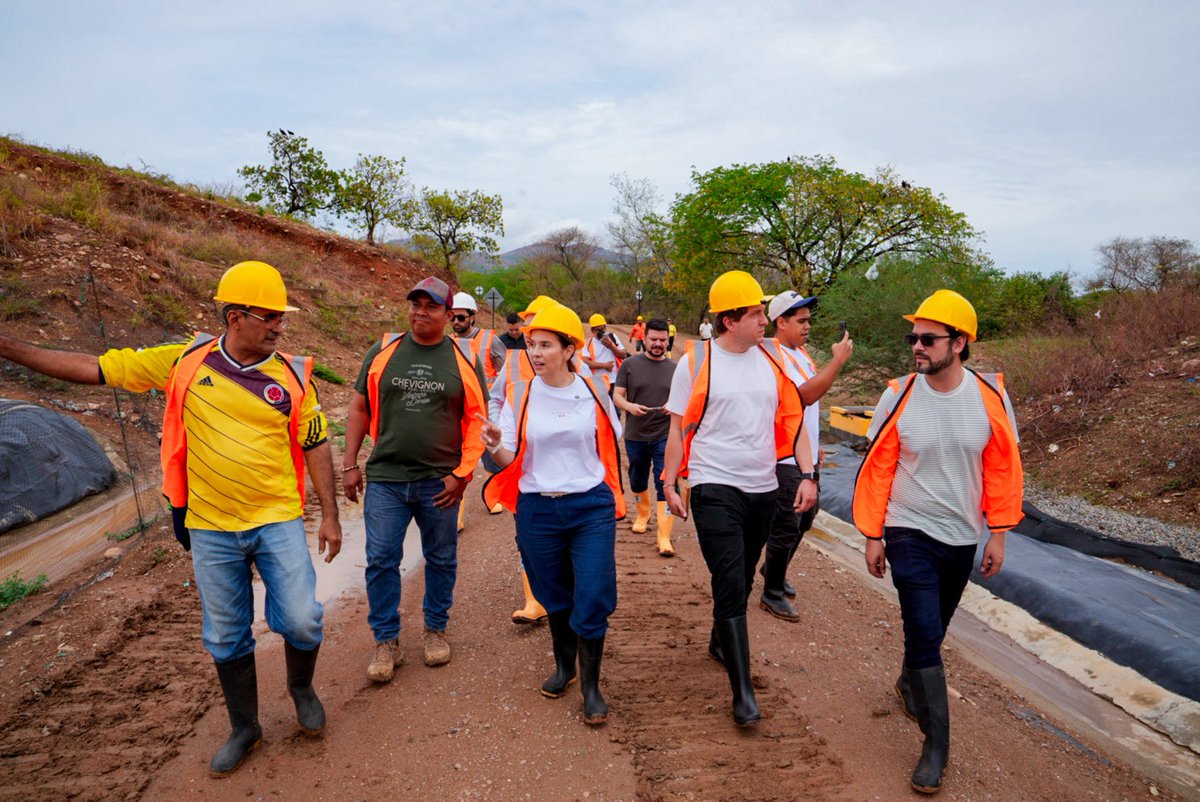 lauracahumada's tweet photo. Cortolima nos dió la razón.

Hoy el relleno sanitario Pacandé estará cerrado temporalmente y exigimos que se cumplan las medidas antes de reabrirlo. 

El agua, la vida y el pueblo de Natagaima merecen respeto.

@marcoemiliohr https://t.co/yc3OqwyYTP