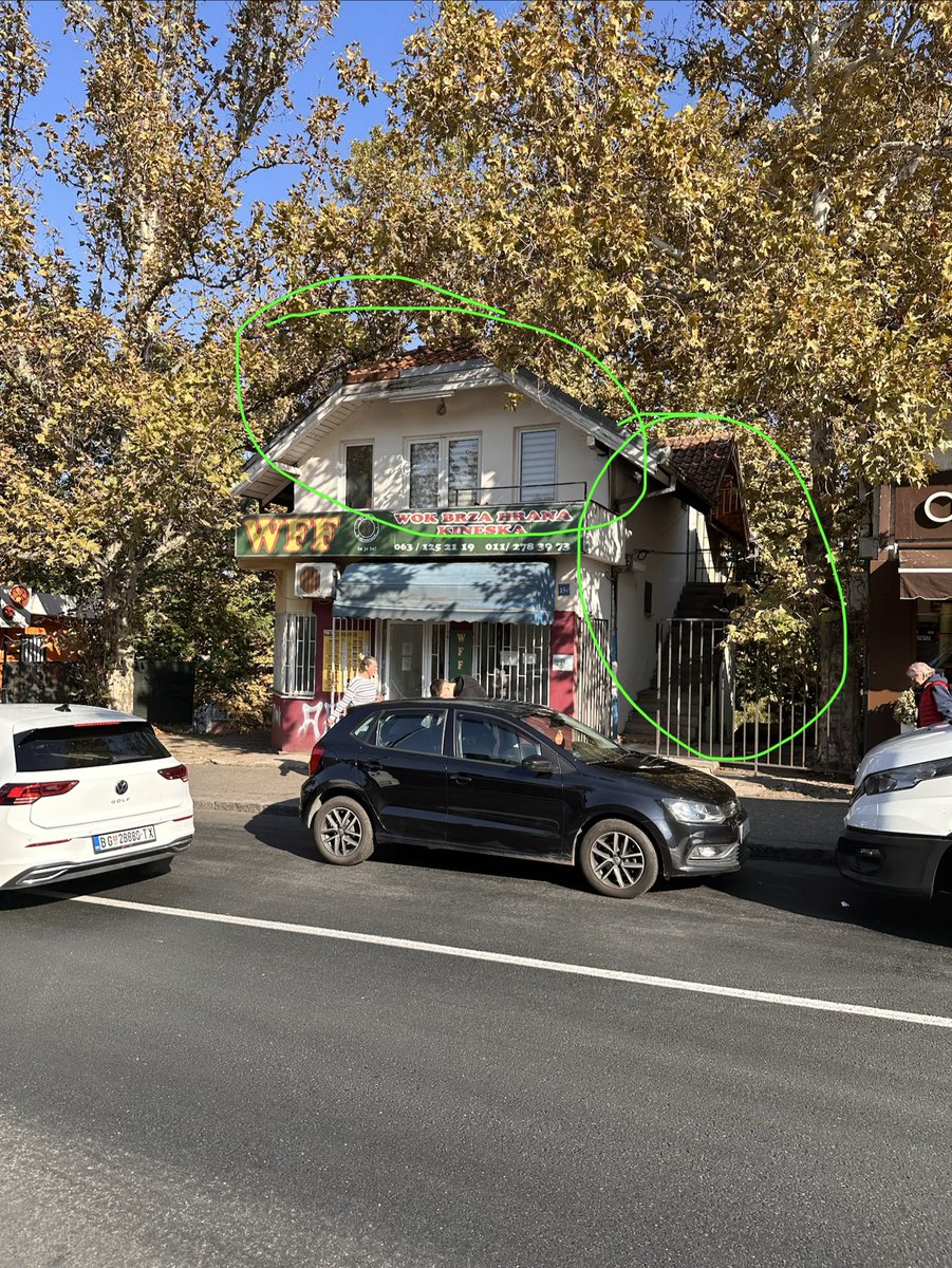 Veil3dWtcher's tweet photo. Dobio sam INFO od prijatelja koji živi na KARABURMI da je SNS napravio neki štab bez obeležja i reklame , tu su kaže regrutovali ljude za odlazak u NS na miting. Inače taj lokal je tik uz Osnovnu školu Filip Višnjić gde se glasa, pa će im tu biti baza za prevare. Molim RT!!!!!!! https://t.co/yNvtKS5e6L