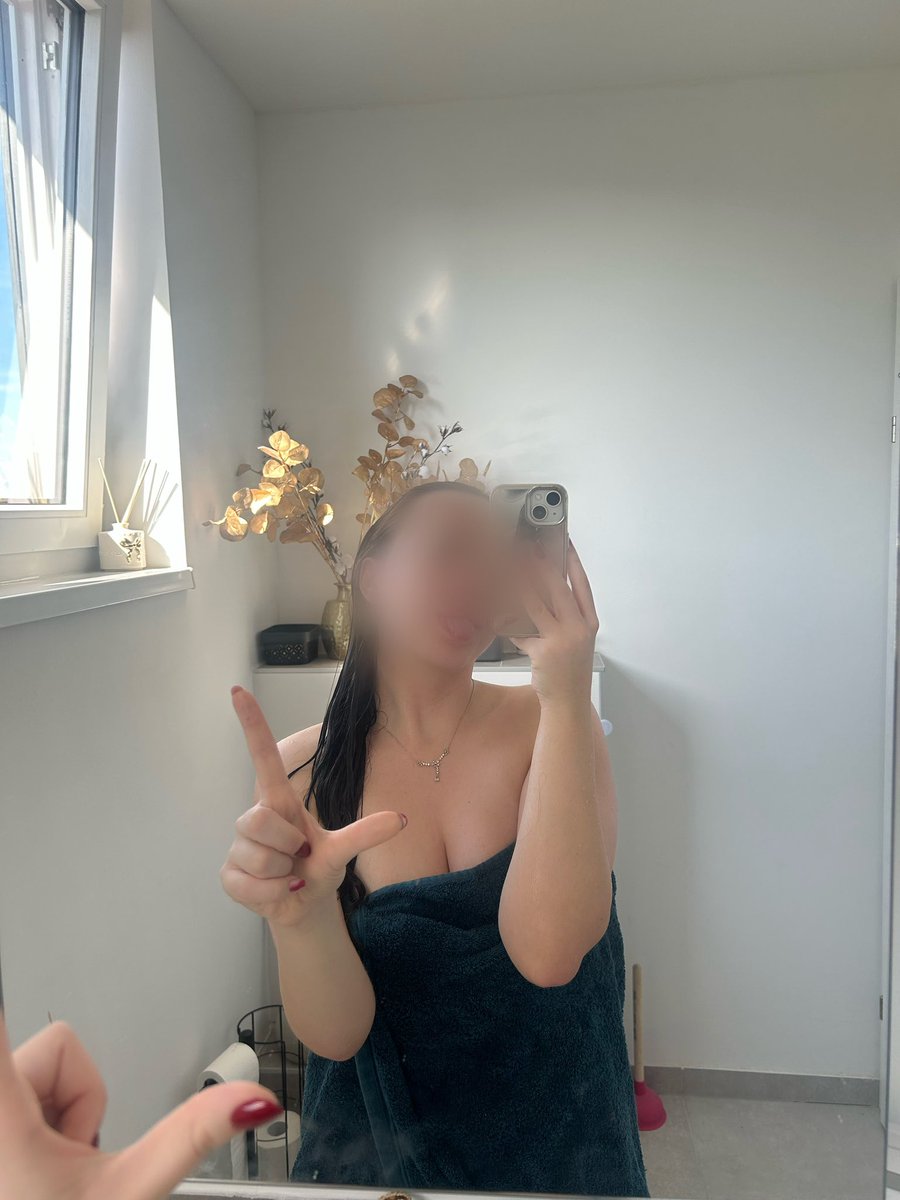 HerrinxAlisa's tweet photo. Wenn du eine laufende Kreditkarte bist dann Retweete hihi https://t.co/TkH2luFURp