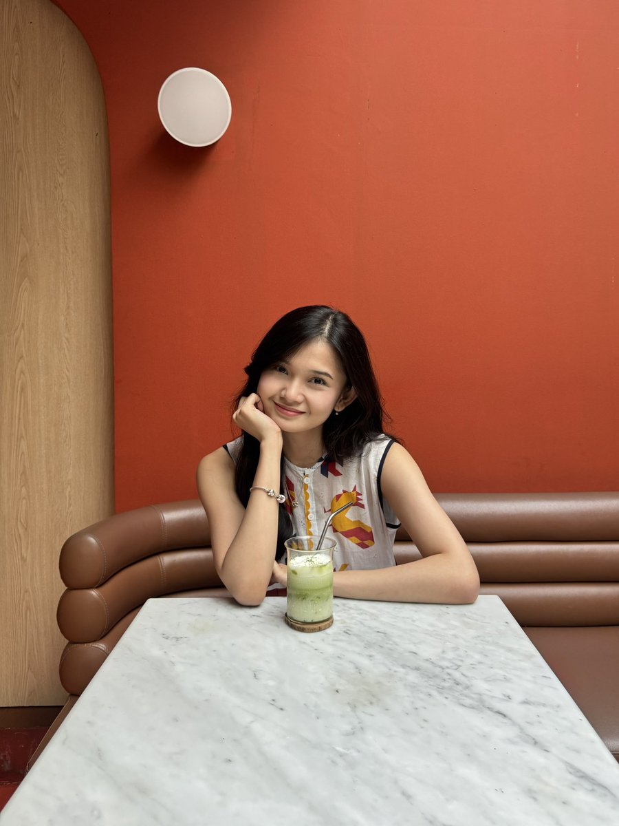 C_IndahJKT48's tweet photo. happy #SenIndah https://t.co/rXe85revfb