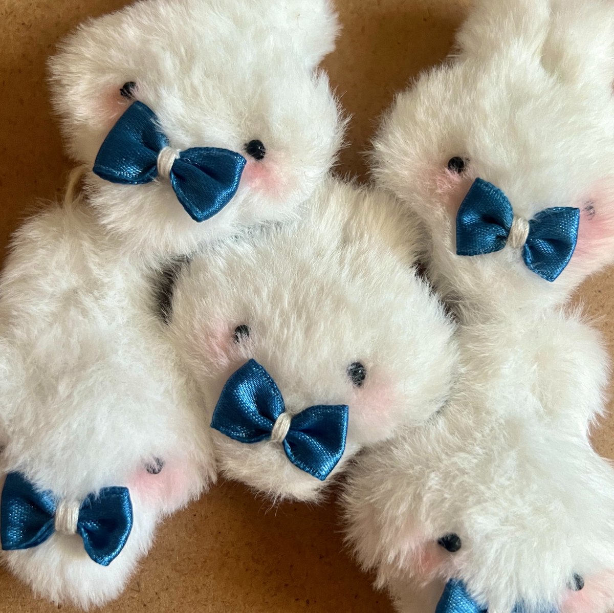 me_meeyen's tweet photo. Pls kindly RT 
･:*+.\(( °ω° ))/.:+

มาแล้วกับฟอร์ม
Pre Order 🐰 mini Cloud bunny
today - 14 Nov 2026 
ใครสนใจรับเลี้ยงกระต่ายปุยเมฆจิ๋ว ไปกันเลยครับ !
https://t.co/fQHzLHi40H

🐰🐰🐰🐰🐰
#meecloubunny https://t.co/Z7SMU29F0f