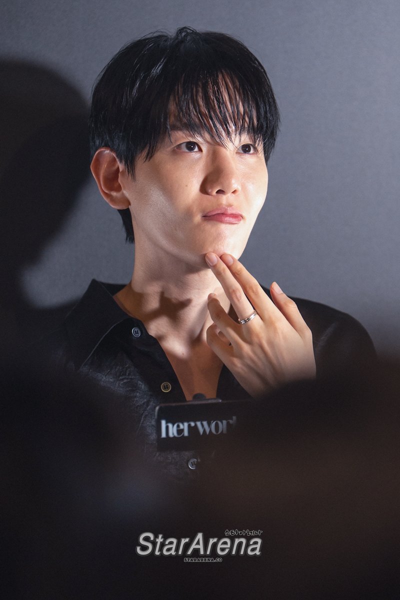 StarArena_'s tweet photo. A closer look at BAEKHYUN at the POLA B.A 7th EYE ZONE CREAM media launch in Singapore

#BAEKHYUN #백현 #POLA #POLABA #POLASingapore #BAEKHYUNxPOLASG https://t.co/wHsritAgal