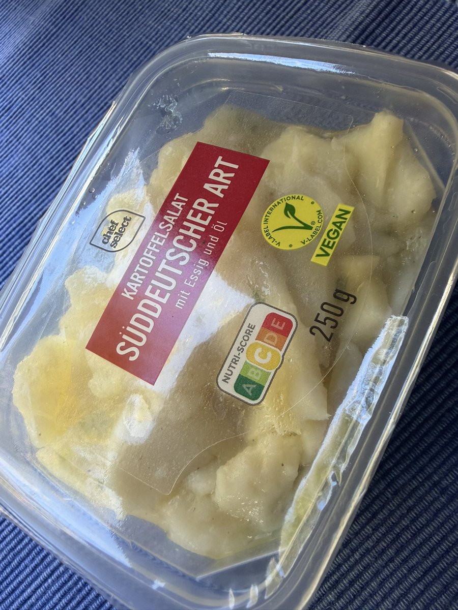dersee's tweet photo. Oha! Süd-Süd-Süddeutschland!!!#Kartoffelsalat https://t.co/KZlYvfykPi