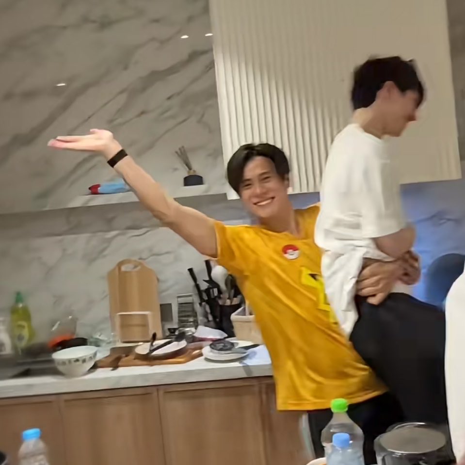 bunnylazzz's tweet photo. เหมือน5555544455555มาก55554555 https://t.co/Vol7kTQ6YU