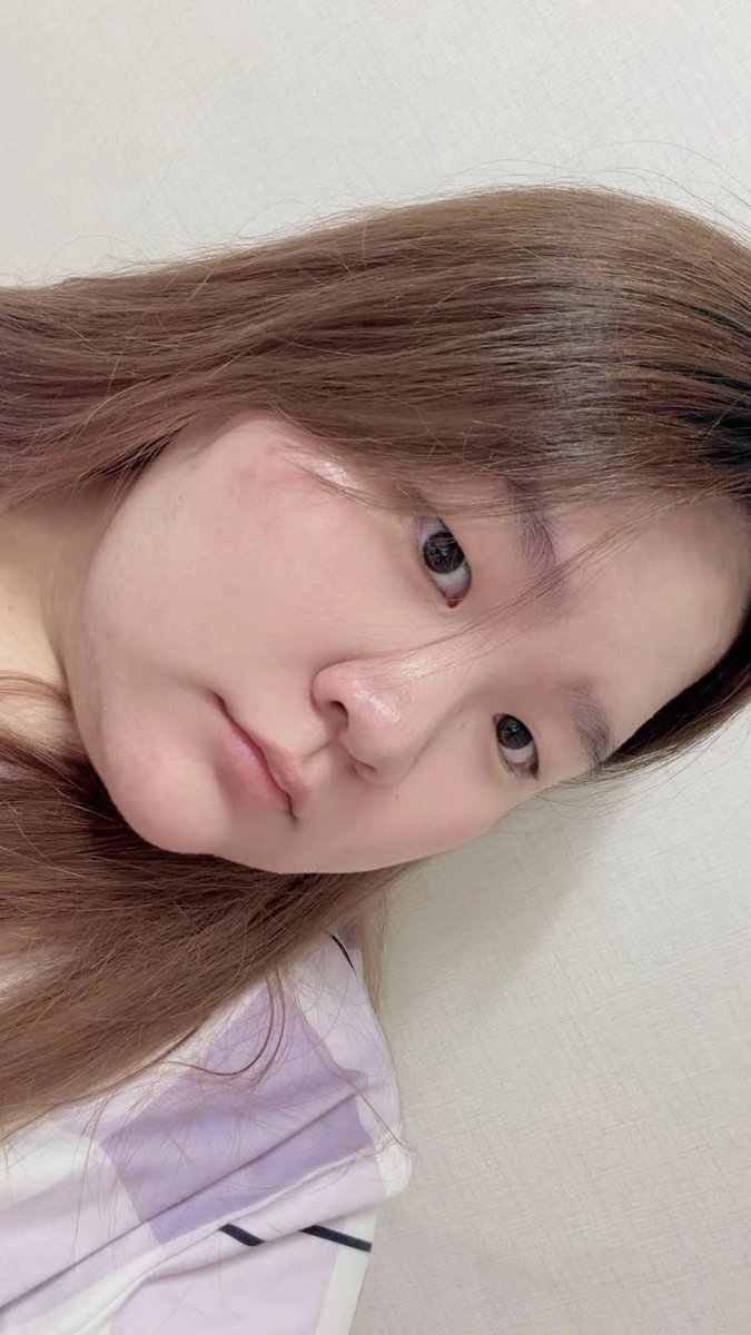 uiieam's tweet photo. 틱톡보정진짜예쁜거다들알지? https://t.co/hIhtNiJ2v7