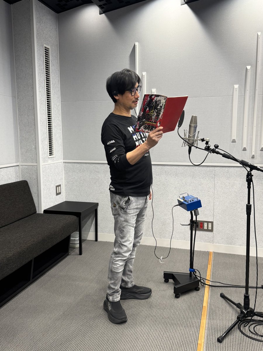 Kojima_Hideo's tweet photo. 前作のゲーム内に登場した“ヒデヨシ・オオシマ”役で、アニメ『サイバーパンク: エッジランナーズ 2』にカメオ出演しています。🙏🙇🏻😅🫶👍 https://t.co/HjMJNKrf20